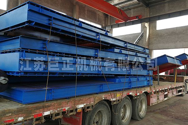 巨正機(jī)械公司一批擋板門驗(yàn)收合格，整裝待發(fā)了